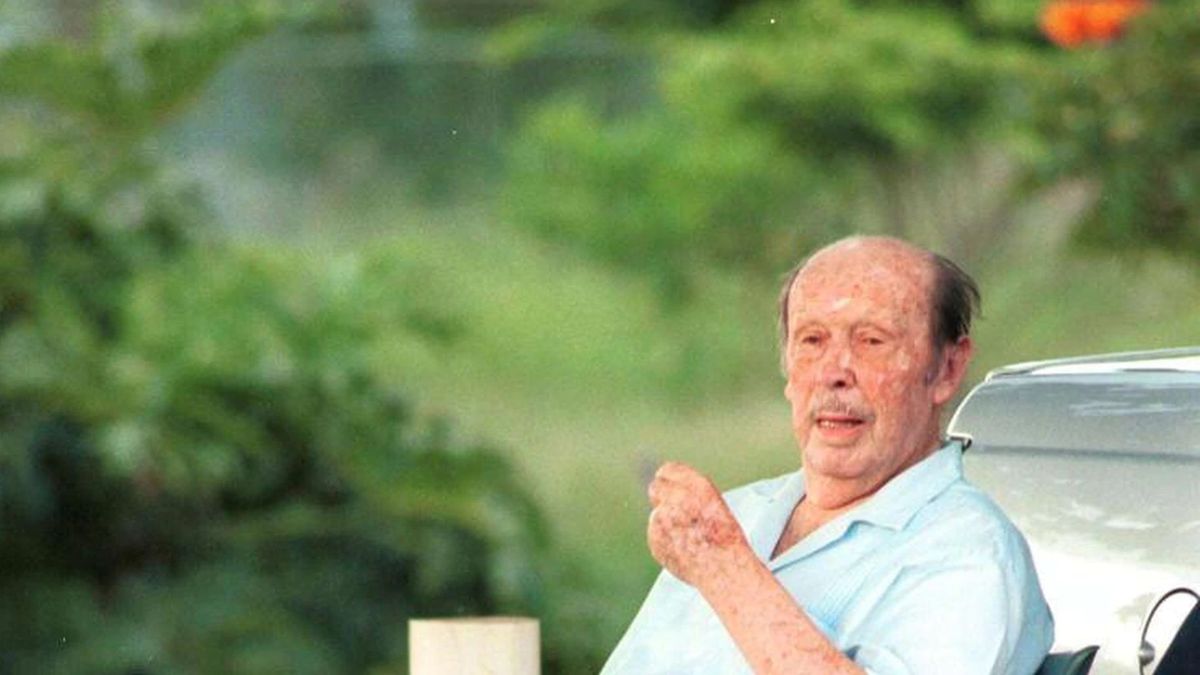 El dictador paraguayo Stroessner será exhumado por una disputa por su