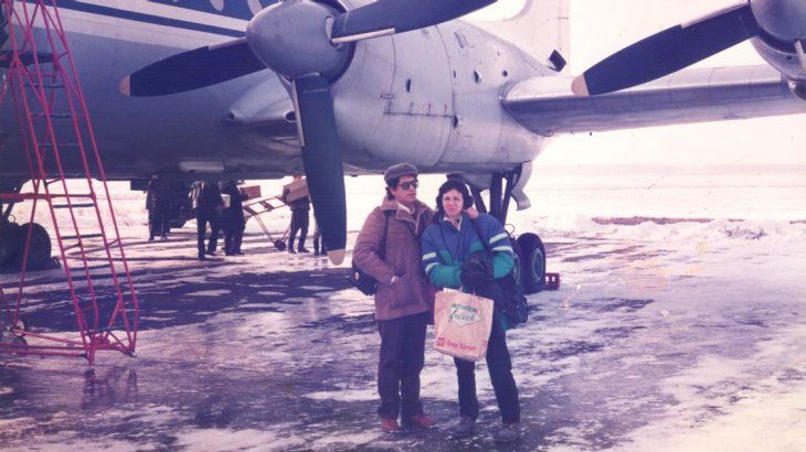 Eduardo y su esposa Edith en 1992, rumbo a Kémerovo
