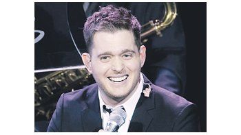 ámbito.com | Prolijo y profesional como cantante, Michael Bublé es, por sobre todo, un entretenedor con gran manejo del show que seduce a multitudes de mujeres desde una postura de antihéroe.