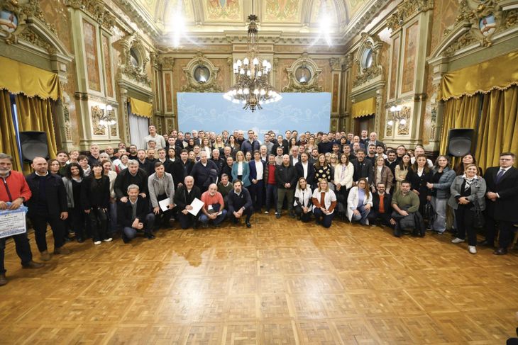 Axel Kicillof recibió a 70 intendentes de la provincia de Buenos Aires. Axel Kicillof recibió a 70 intendentes de la provincia de Buenos Aires.