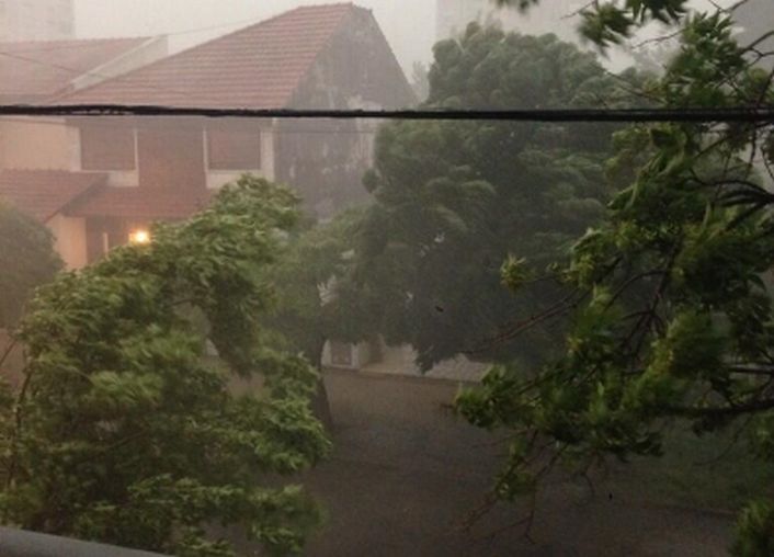 Fuerte temporal causó destrozos y un muerto (foto 6)