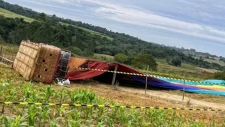 According to the report of the Military Police, quoted by the Globo News chain, the Autostatic Elapararate had no permission to fly in recreational and tourism activities, which is why the pilot was arrested. According to the report of the Military Police, quoted by the Globo News chain, the Autostatic Elapararate had no permission to fly in recreational and tourism activities, which is why the pilot was arrested.