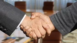 Las normas apuntan a transparentar negocios público-privados