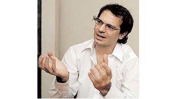Lucas Llach afirma que el país está ingresando en «una inercia inflacionaria que es difícil de frenar».