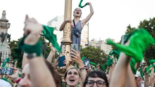 Ni Una Menos convoca a una movilización desde el Congreso de la Nación. Ni Una Menos convoca a una movilización desde el Congreso de la Nación.
