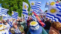 El Frente Amplio organizó un banderazo en apoyo a su fórmula presidencial.