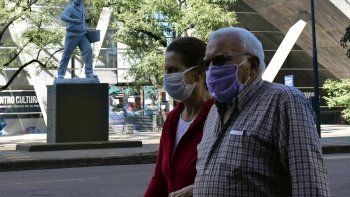 confirmaron 5 muertes y 105 nuevos casos de coronavirus en el pais
