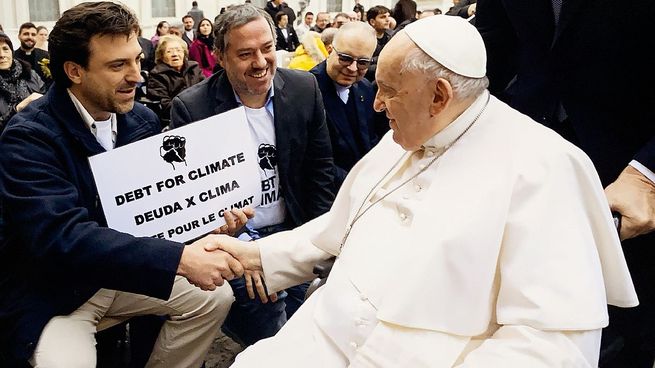 El papa Francisco con los líderes del movimiento Deuda por Clima.