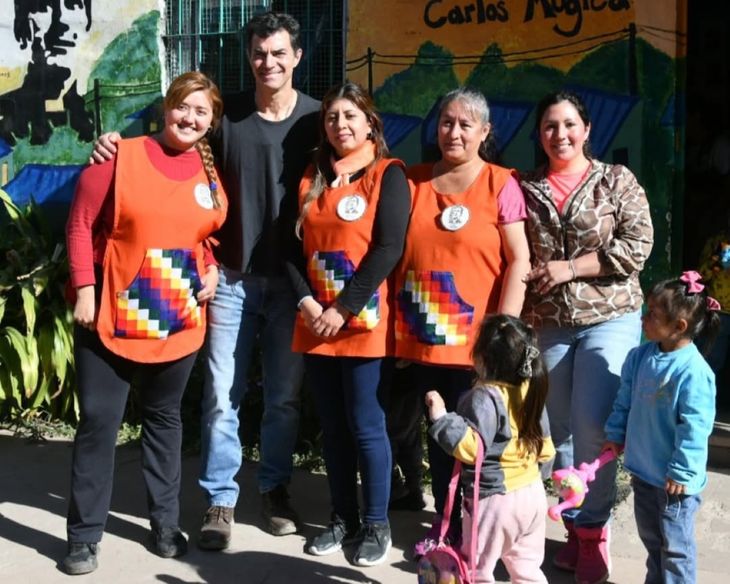 Juan Manuel Urtubey en una visita a un merendero de la provincia de Salta. Juan Manuel Urtubey en una visita a un merendero de la provincia de Salta.