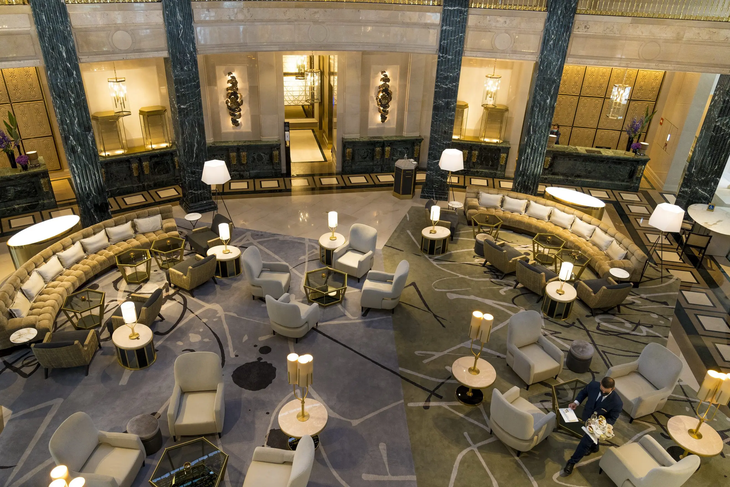 Lobby del edificio Canalejas Lobby del edificio Canalejas