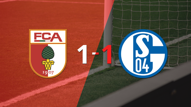 Augsburg logró sacar el empate de local frente a Schalke 04