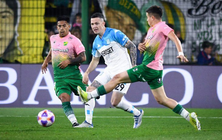 Vergüenza. Racing y Defensa y Justicia empataron en Varela con un&nbsp; espantoso arbitraje de Rapallini.&nbsp;