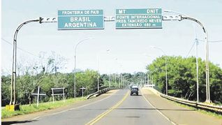 Apertura. La medida, se da justo antes del comienzo de la temporada de verano, lo que permitirá finalmente ingresar por tierra a los países vecinos.