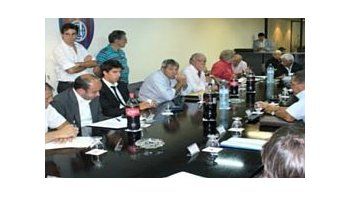 Las facciones de Ramiro Monner Sans (Más San Lorenzo) y Claudio De Simone (Cruzada por San Lorenzo) se tomaron a golpes de puño cuando debatían por el presupuesto.