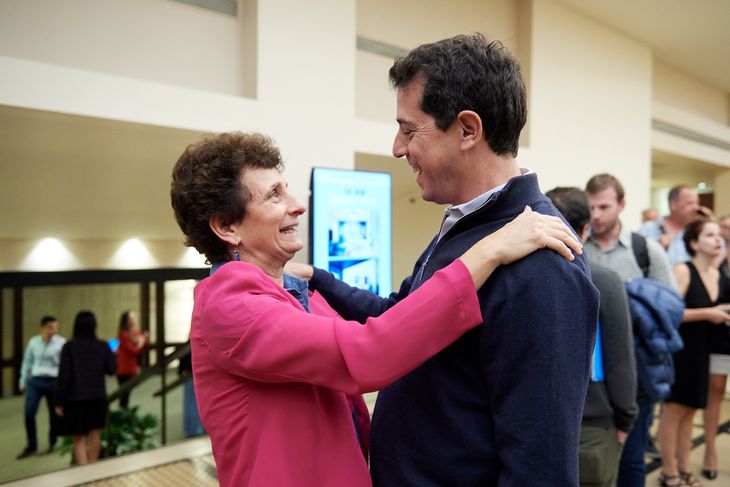Wado de Pedro junto a la embajadora de Israel en Argentina, Galit Ronen.