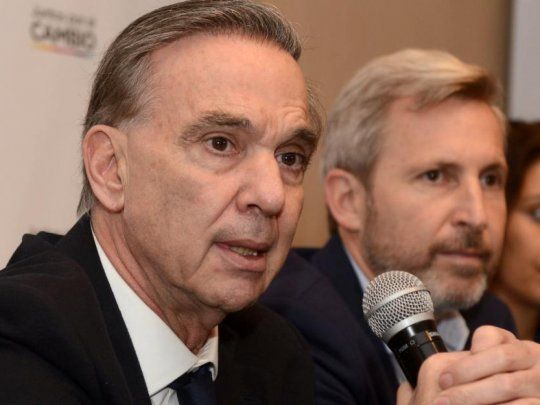 Miguel Pichetto junto a Rogelio Frigerio.
