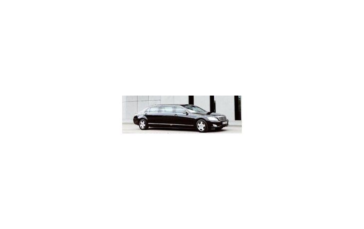 ámbito.com | En conmemoración de los 80 años de la división de automóviles blindados denominada Guard, Mercedes-Benz celebra el acontecimiento con el nuevo S 600 Pullman.