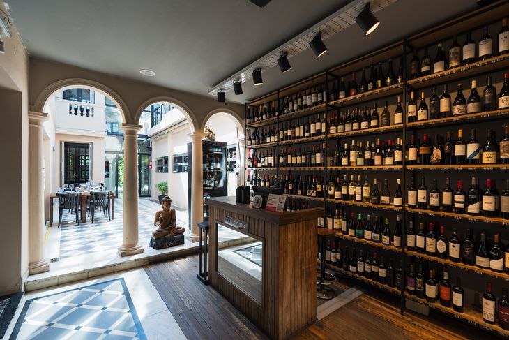 Más de 350 etiquetas en cava viviente para maridar charlas y reencuentros.
