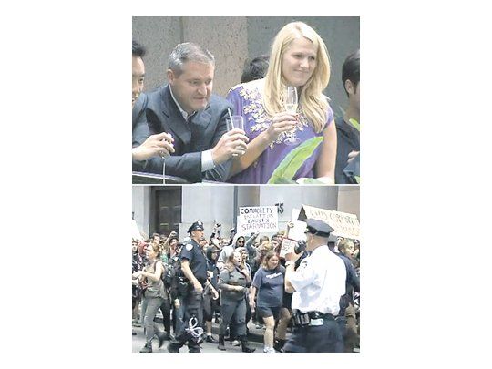 Desde Nueva York un operador de mercados emergentes aportó imágenes extraídas del sitio «businessinsider.com». En las mismas se muestra cómo marchan los «indignados» contra los bancos, pero desde el primer piso del Cipriani Club en el 55 de Wall Street, brindan con champán y en algunos casos se mofan de los manifestantes. El coeficiente Gini, que mide la distribución del ingreso, explotó.