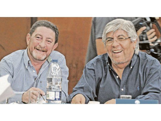Pasado. Fueron inseparables por años y desde 2012 son enemigos. La economía de Macri promete volver a unir al camionero Hugo Moyano con el taxista Omar Viviani.