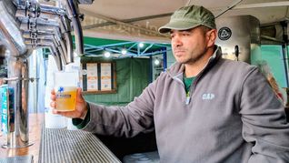 Emanuel Jorge López, de la Cámara Argentina de Cerveceros Artesanales, e Inés López, su esposa. Emanuel Jorge López, de la Cámara Argentina de Cerveceros Artesanales, e Inés López, su esposa.