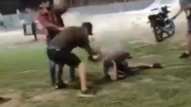 Una patota atacó a un joven en Bragado