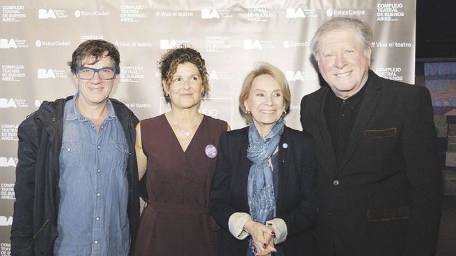 Presentación. De izq. a der., Luciano Suardi, Gabriela Ricardes, Selva Alemán y Arturo Puig.