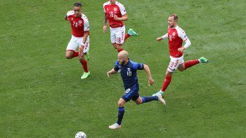 Finlandia le ganó a Dinamarca un partido dramático y desvirtuado.