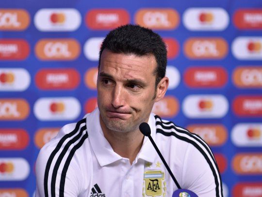 Scaloni no quiso dar detalles sobre la charla con los jugadores.