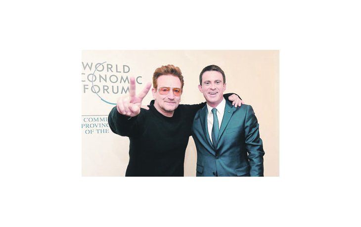 Un clásico de Davos, el líder de U2, Bono.