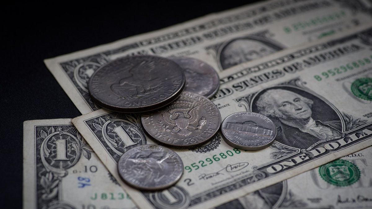Record blue dollar: economists analyze the rise and give their forecasts