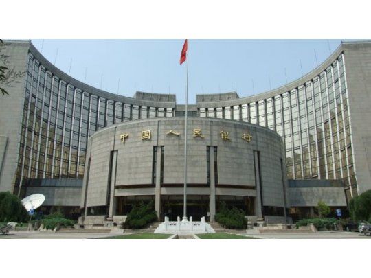 China reduce encaje de bancos para reactivar la economía