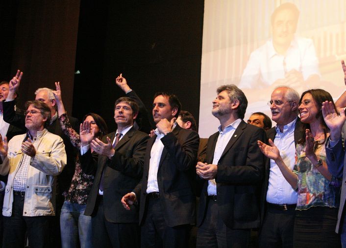 Los candidatos del kirchnerismo porteño durante el cierre de campaña (Foto: Diego Kovacic).