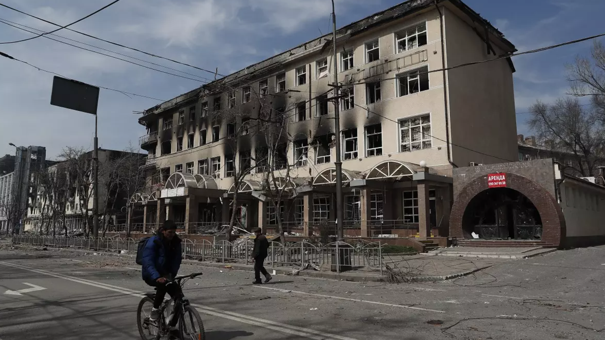 Russia redoubles its attacks on Mariupol and other Ukrainian cities