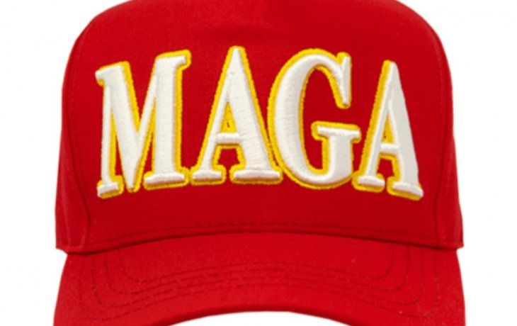 Donald Trump lanzó una nueva versión de su icónico gorro rojo para financiar su regreso a la Casa Blanca.