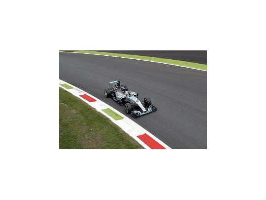 Hamilton lideró los dos entrenamientos del día en Monza.