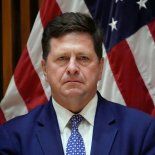 Jay Clayton fue nominado por Donald Trump para quedar al frente de la Dirección de Inteligencia Nacional de Estados Unidos. Jay Clayton fue nominado por Donald Trump para quedar al frente de la Dirección de Inteligencia Nacional de Estados Unidos.