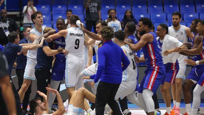 La pelea a piñas entre la Selección Argentina de básquetbol contra República Dominicana