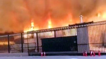 Voraz incendio en Bernal.