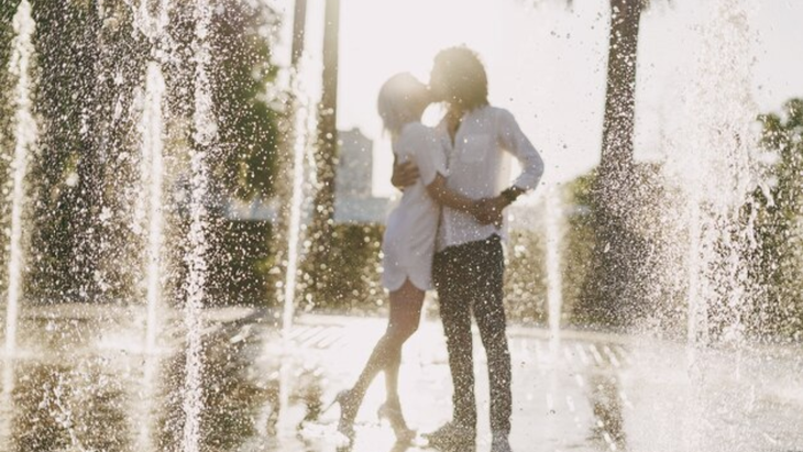 Cómo es el ritual con agua de lluvia para atraer el amor Cómo es el ritual con agua de lluvia para atraer el amor