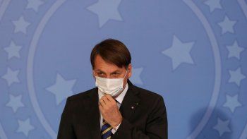 Minutos despu&eacute;s de confirmada la recesi&oacute;n, el presidente Bolsonaro anunci&oacute; una extensi&oacute;n del subsidio por coronavirus pero por el 50% de su monto inicial.