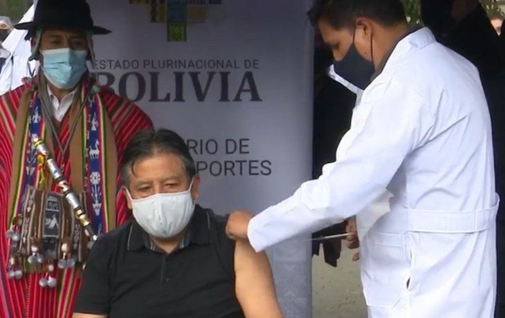 El vicepresidente de Bolivia fue inmunizado.