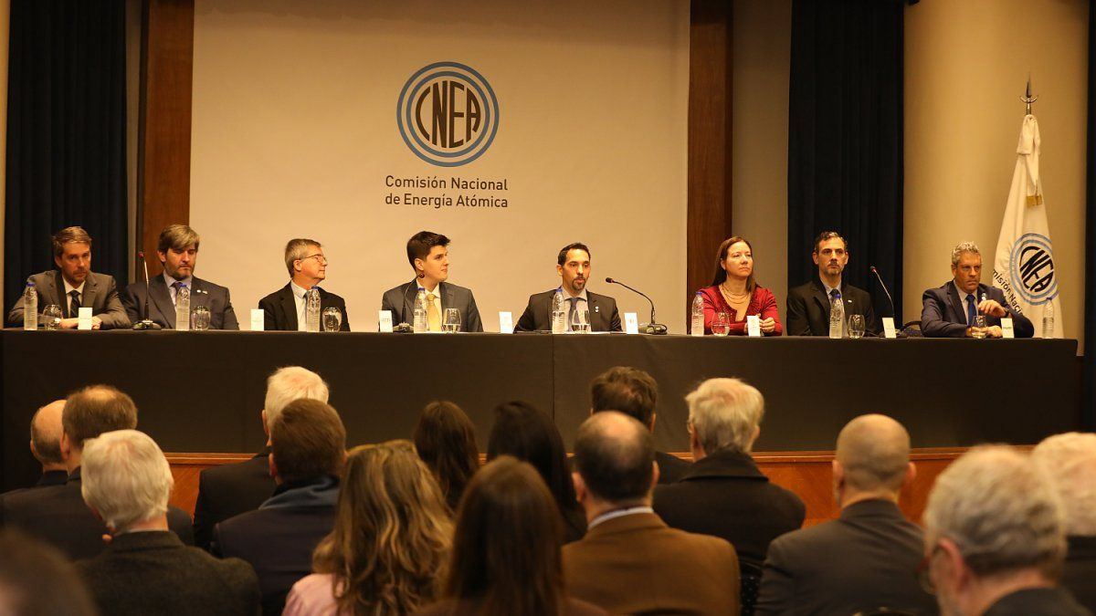 Día de la Energía Atómica: el Gobierno presentó nueva estrategia para insertar a la Argentina en el negocio nuclear global