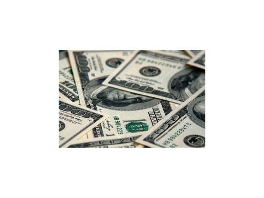 El oficial subió a $ 8,73 y blue cerró a $ 13,11 (BCRA vendió u$s 15 M)