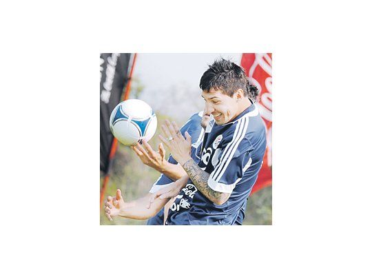 Jonathan Fabbro estará por primera vez en la selección paraguaya. El argentino nacionalizado es una estrella en ese país.