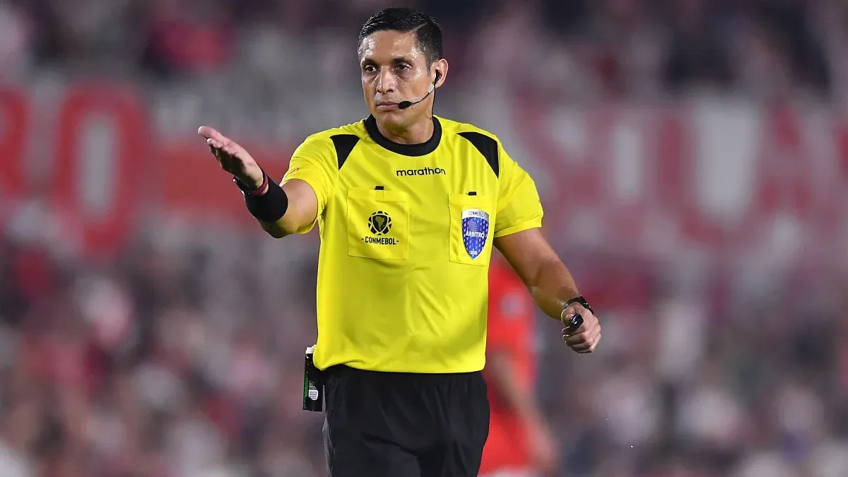 Who is Jesús Valenzuela, the debut referee for the Argentine National Team