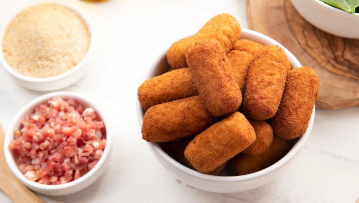 Para acompañar las croquetas es ideal complementarlas con una buena salsa.