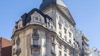 El icónico edificio de estilo clásico francés, obra del arquitecto Ferruccio Corbellani y declarado Patrimonio Histórico (Foto Gentileza: @rodolfoseide IG)