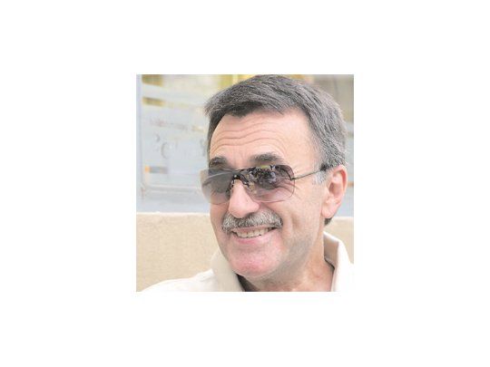 El vaso medio lleno o medio vacío. Eso es lo que le ocurre a Pancho Ibáñez con sus viajes. Prefiere no saber cuántos países visitó para no sentir la frustración de que aún le restan muchos por conocer.