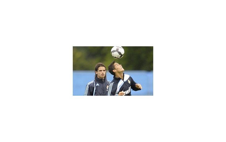 Ronaldo y Gago sufireron lesiones en la goleada que el Real consiguió en Málaga y están inactivo 10 días y tres semanas, respectivamente.